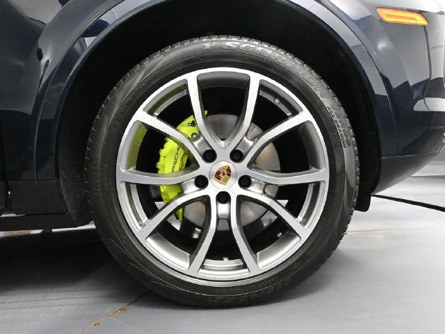 Used 2022 Porsche Cayenne E-Hybrid Coupe AWD/4WD image 11