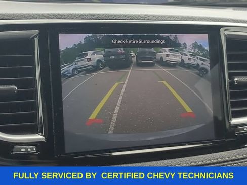 Used 2025 Chrysler Pacifica Limited FWD image 32