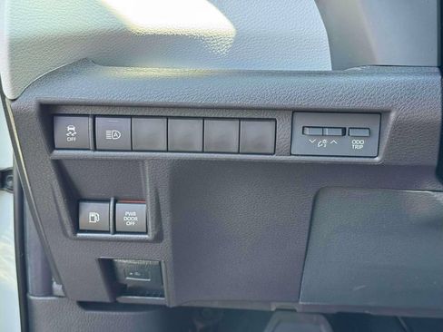 Used 2025 Toyota Sienna LE w/ LE Plus Package AWD/4WD image 21