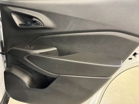 Used 2025 Chevrolet Trax RS image 25