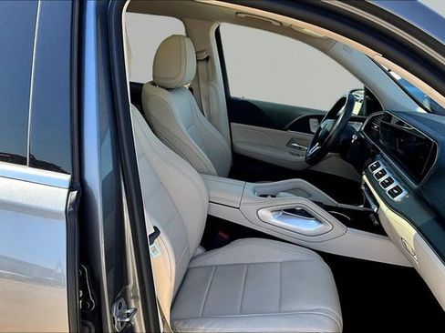Used 2022 Mercedes-Benz GLS 450 4MATIC image 7