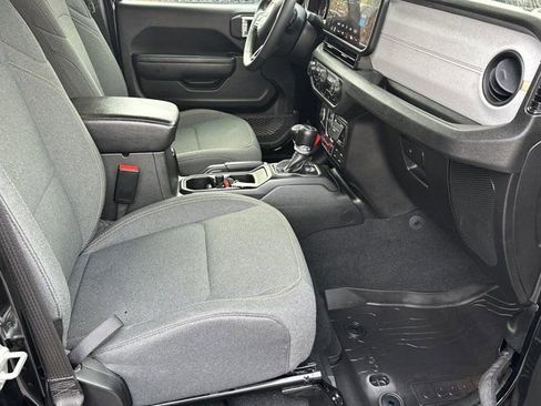 Certified 2024 Jeep Gladiator Sport image 15