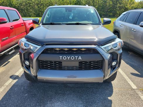 Used 2022 Toyota 4Runner SR5 RWD image 2