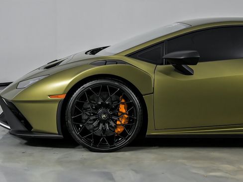 Used 2023 Lamborghini Huracan STO image 7