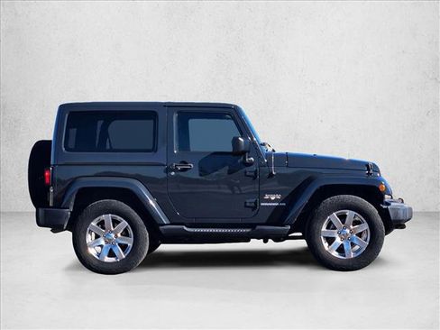 Used 2017 Jeep Wrangler Sahara w/ Connectivity Group image 4