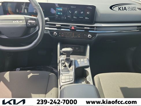 New 2026 Kia Sportage LX FWD image 17