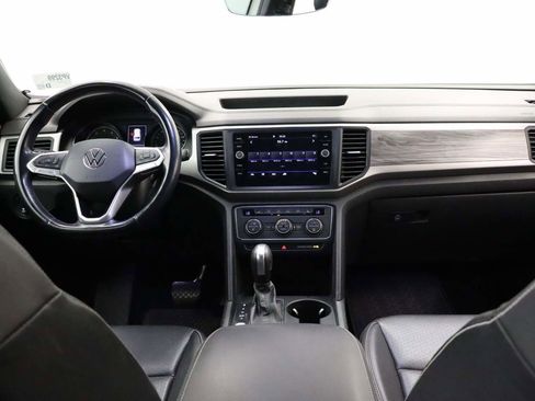 Used 2020 Volkswagen Atlas Cross Sport SE image 12