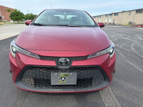 Used 2022 Toyota Corolla LE w/ Carpet Mat Package (TMS) FWD image 2