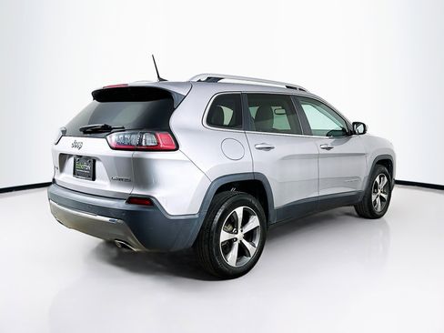 Used 2019 Jeep Cherokee Limited image 9