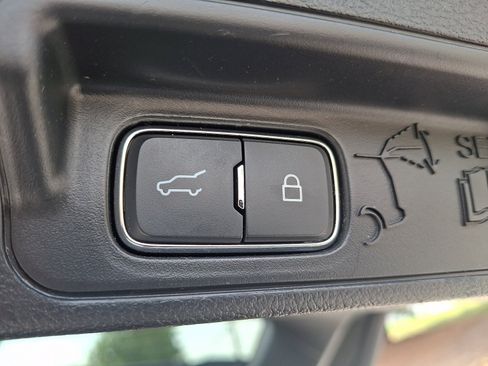 Used 2025 Ford Explorer ST AWD/4WD image 29