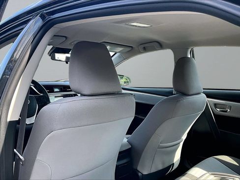 Used 2017 Toyota Corolla LE w/ Carpet Mat Package (TMS) FWD image 17