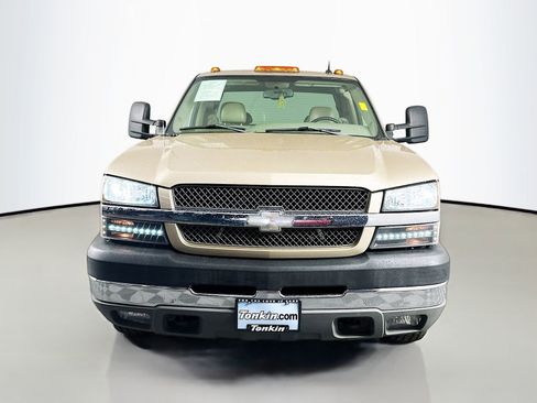 Used 2004 Chevrolet Silverado 3500 2WD Extended Cab w/ Heavy-Duty Power Package image 2