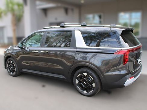 New 2026 Kia Carnival EX FWD image 10