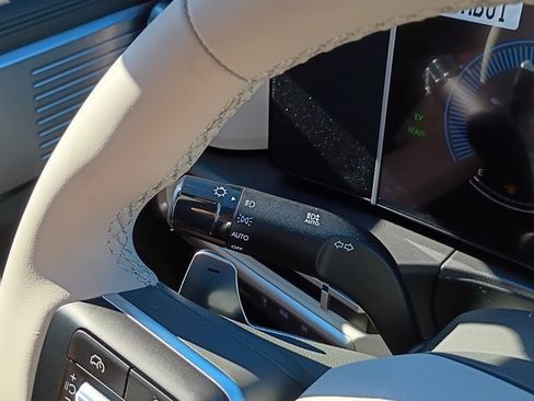 New 2026 Hyundai Santa Fe SE image 27