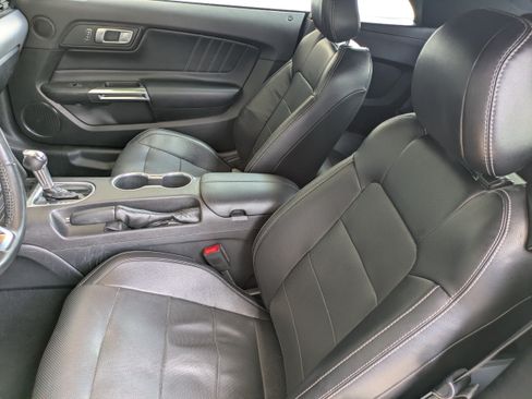 Used 2020 Ford Mustang Premium RWD image 15