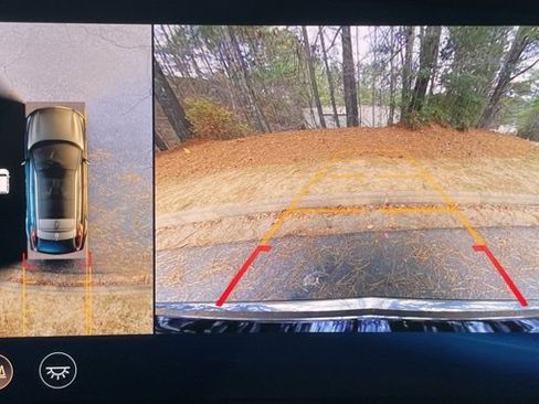 Used 2024 Cadillac Lyriq Luxury image 25