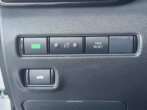 Used 2024 Nissan Sentra SV w/ All-Weather Package FWD image 38
