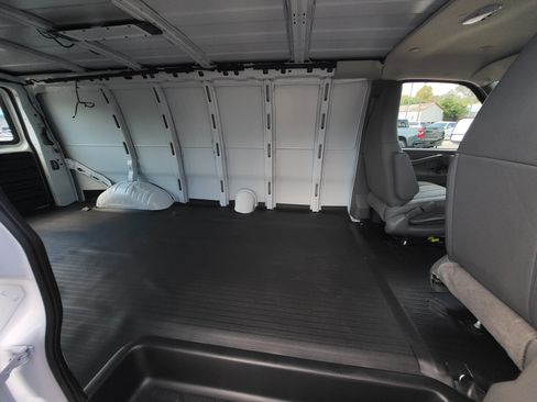 New 2025 GMC Savana 2500 Extended w/ Enhanced Convenience Package image 6