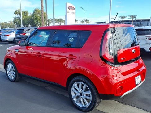 Used 2019 Kia Soul + image 10