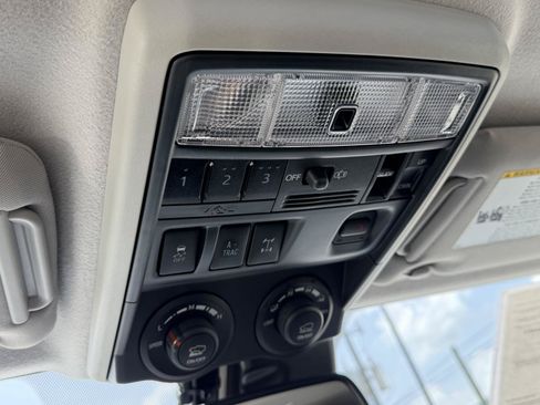 Used 2022 Toyota 4Runner TRD Off-Road Premium AWD/4WD image 26