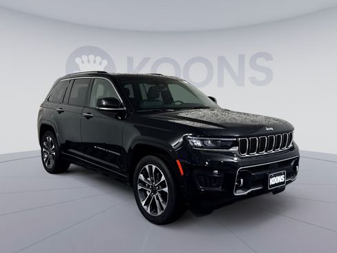 Used 2023 Jeep Grand Cherokee Overland AWD/4WD image 10