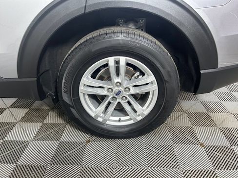 Used 2024 Ford Explorer XLT AWD/4WD image 20