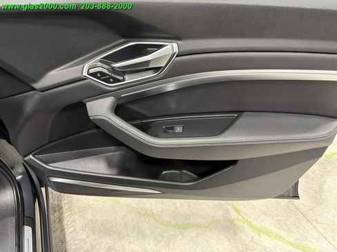 Used 2019 Audi e-tron Premium Plus AWD/4WD image 26