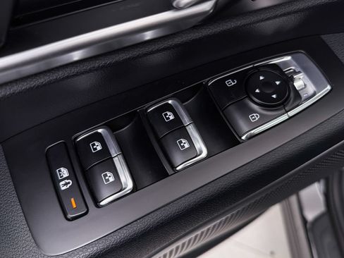 Used 2024 Kia Telluride S w/ S Sunroof Package FWD image 14