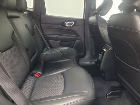Used 2022 Jeep Compass Latitude FWD image 19