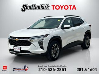 Used 2025 Chevrolet Trax LT FWD video 1