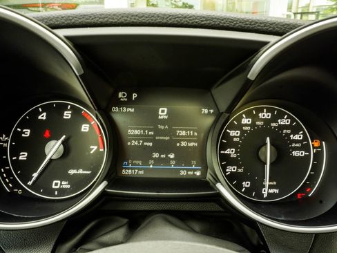 Used 2023 Alfa Romeo Giulia Veloce AWD/4WD image 27