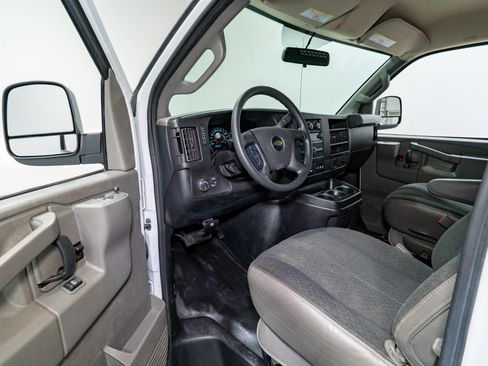 Used 2023 Chevrolet Express 2500 w/ Driver Convenience Package image 13