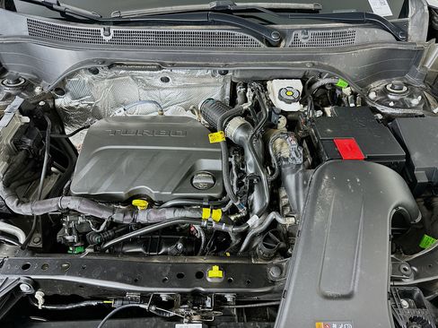 Used 2025 Chevrolet Trax LT image 31