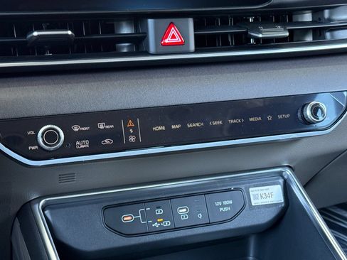 New 2026 Kia Carnival EX FWD image 22