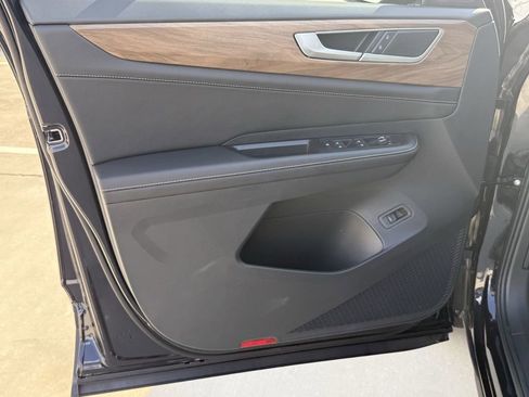 New 2026 Volkswagen Atlas SE image 10