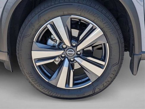 Used 2024 Nissan Rogue SL w/ SL Premium Package FWD image 10