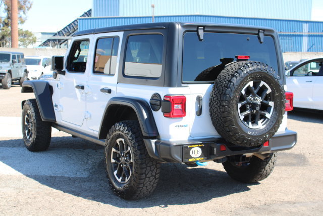 Used 2024 Jeep Wrangler Unlimited Rubicon 4xe AWD/4WD image 3