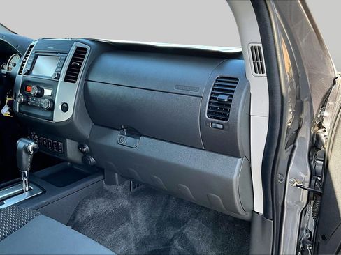 Used 2018 Nissan Frontier PRO-4X AWD/4WD image 14