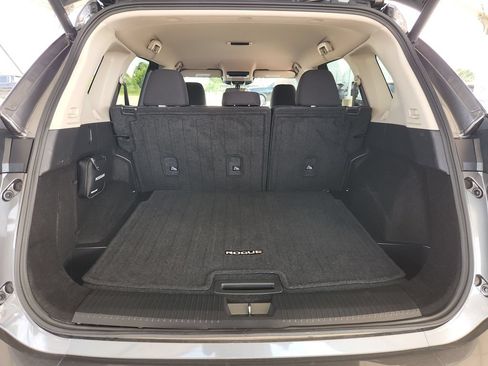 Used 2025 Nissan Rogue SV FWD image 14