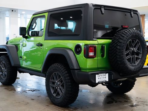 Used 2025 Jeep Wrangler Sport S image 6