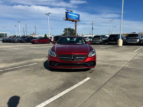 Used 2018 Mercedes-Benz SLC 43 AMG image 2