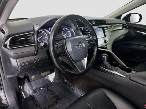 Used 2020 Toyota Camry SE FWD image 22