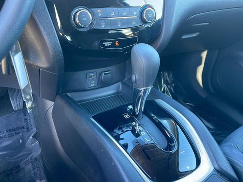 Used 2016 Nissan Rogue S w/ S Family Package image 28