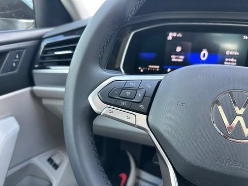 Used 2022 Volkswagen Jetta SE FWD image 23