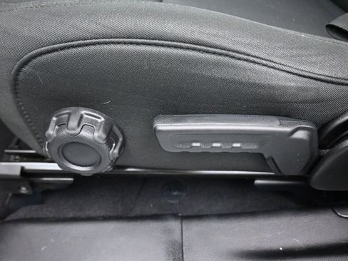 Used 2020 Jeep Wrangler Sport image 12