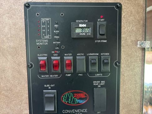 Used 2014 Ford E-450 and Econoline 450 Super Duty w/ Motorhome Prep Package RWD image 26