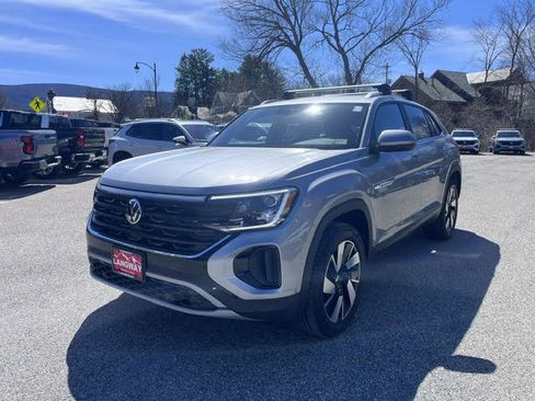 New 2026 Volkswagen Atlas Cross Sport SE image 3