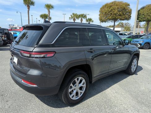 Used 2022 Jeep Grand Cherokee Limited image 6