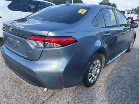Used 2025 Toyota Corolla LE FWD image 4