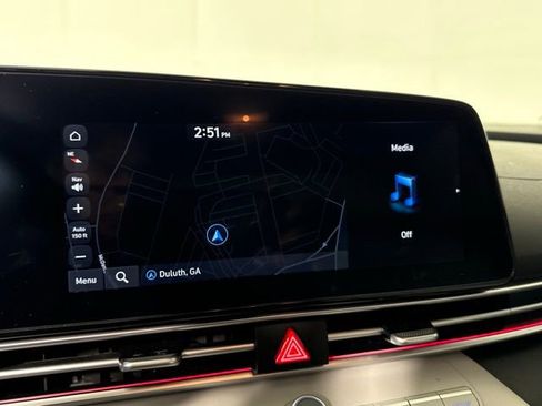 Used 2024 Hyundai Elantra Limited image 17